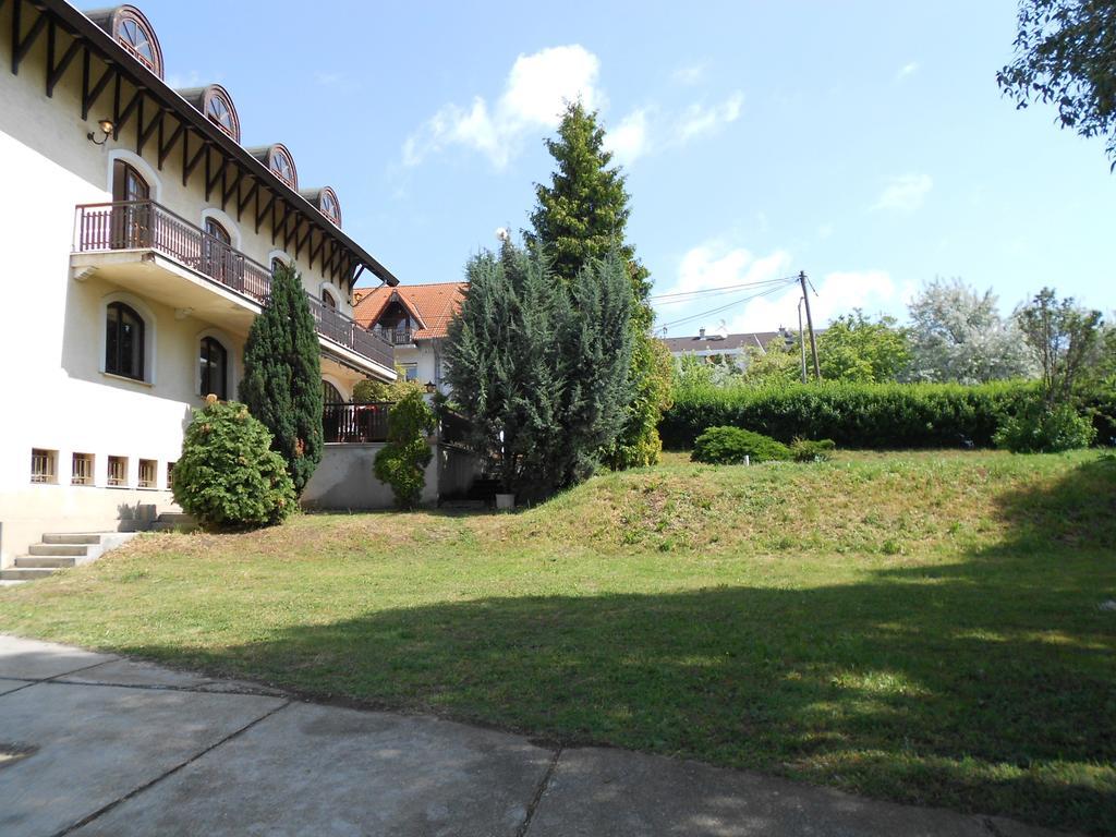 Bed and Breakfast Peregrino Panzio Budaörs Zewnętrze zdjęcie