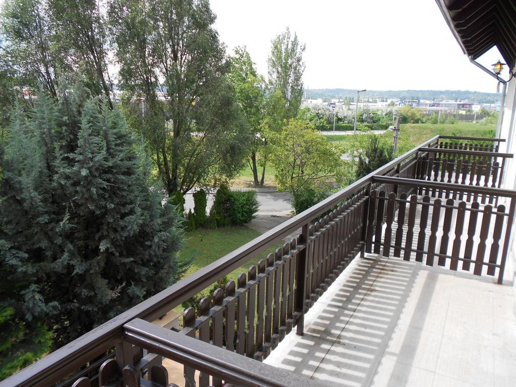 Bed and Breakfast Peregrino Panzio Budaörs Zewnętrze zdjęcie