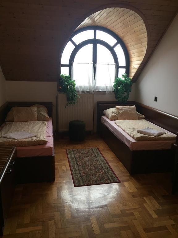Bed and Breakfast Peregrino Panzio Budaörs Zewnętrze zdjęcie