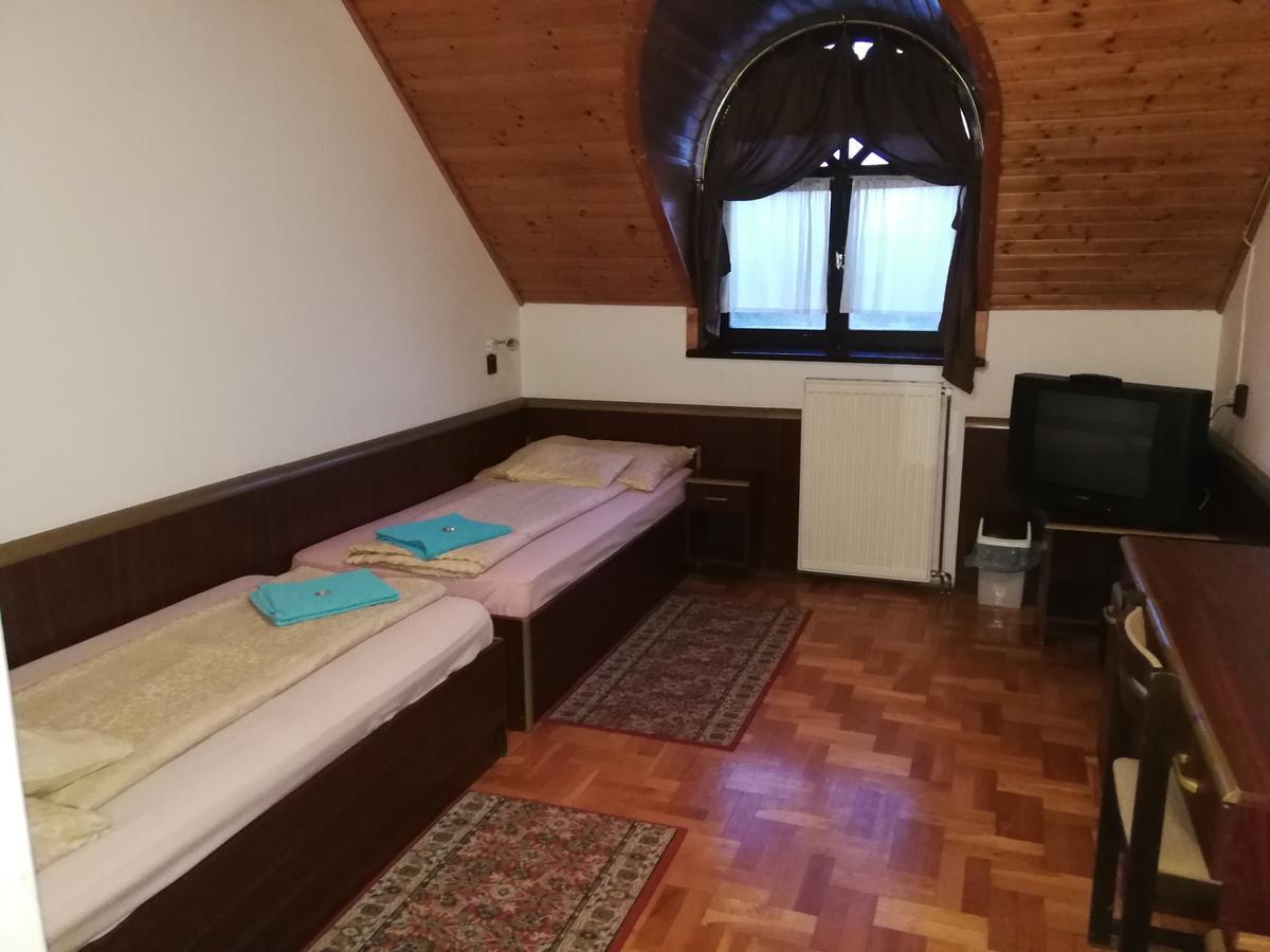 Bed and Breakfast Peregrino Panzio Budaörs Zewnętrze zdjęcie