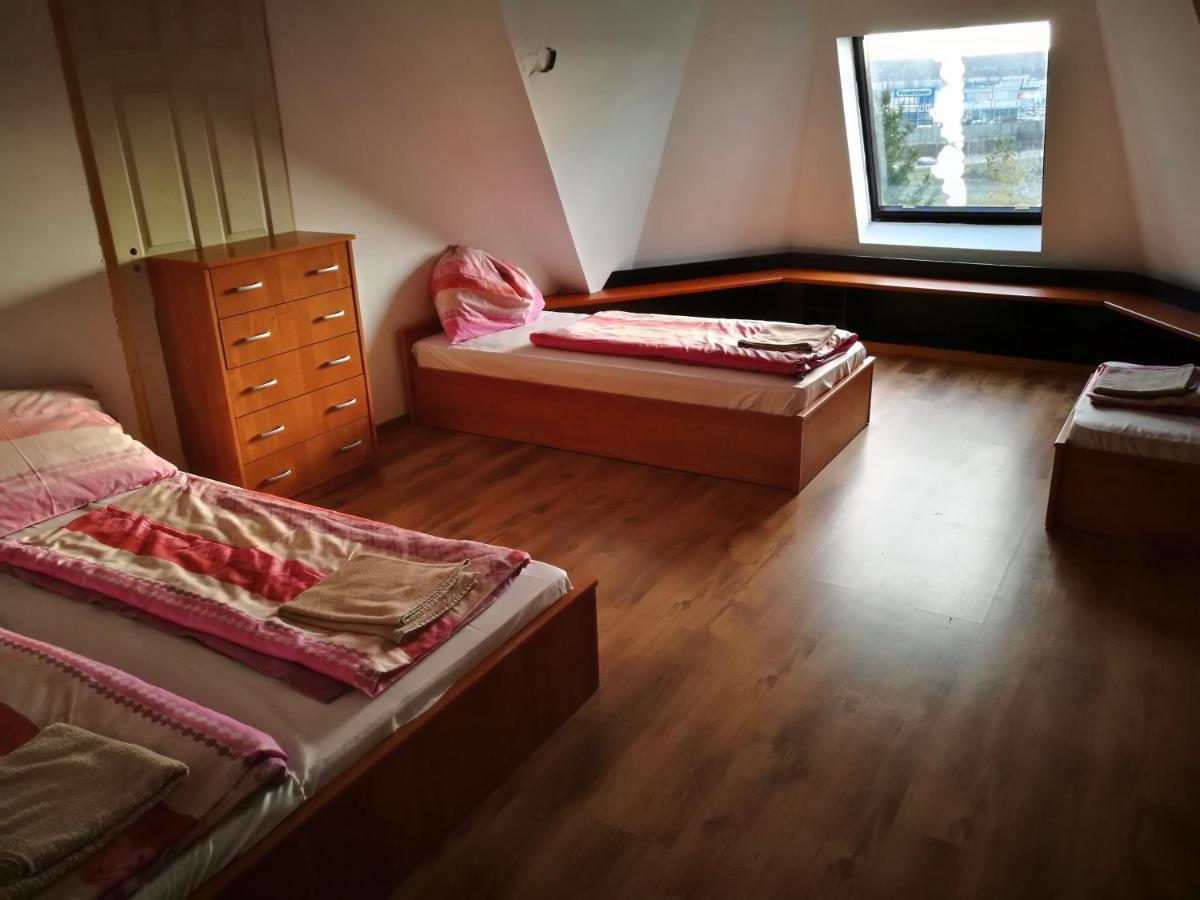 Bed and Breakfast Peregrino Panzio Budaörs Zewnętrze zdjęcie